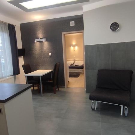 Belvarosi Apartman Печ Екстериор снимка