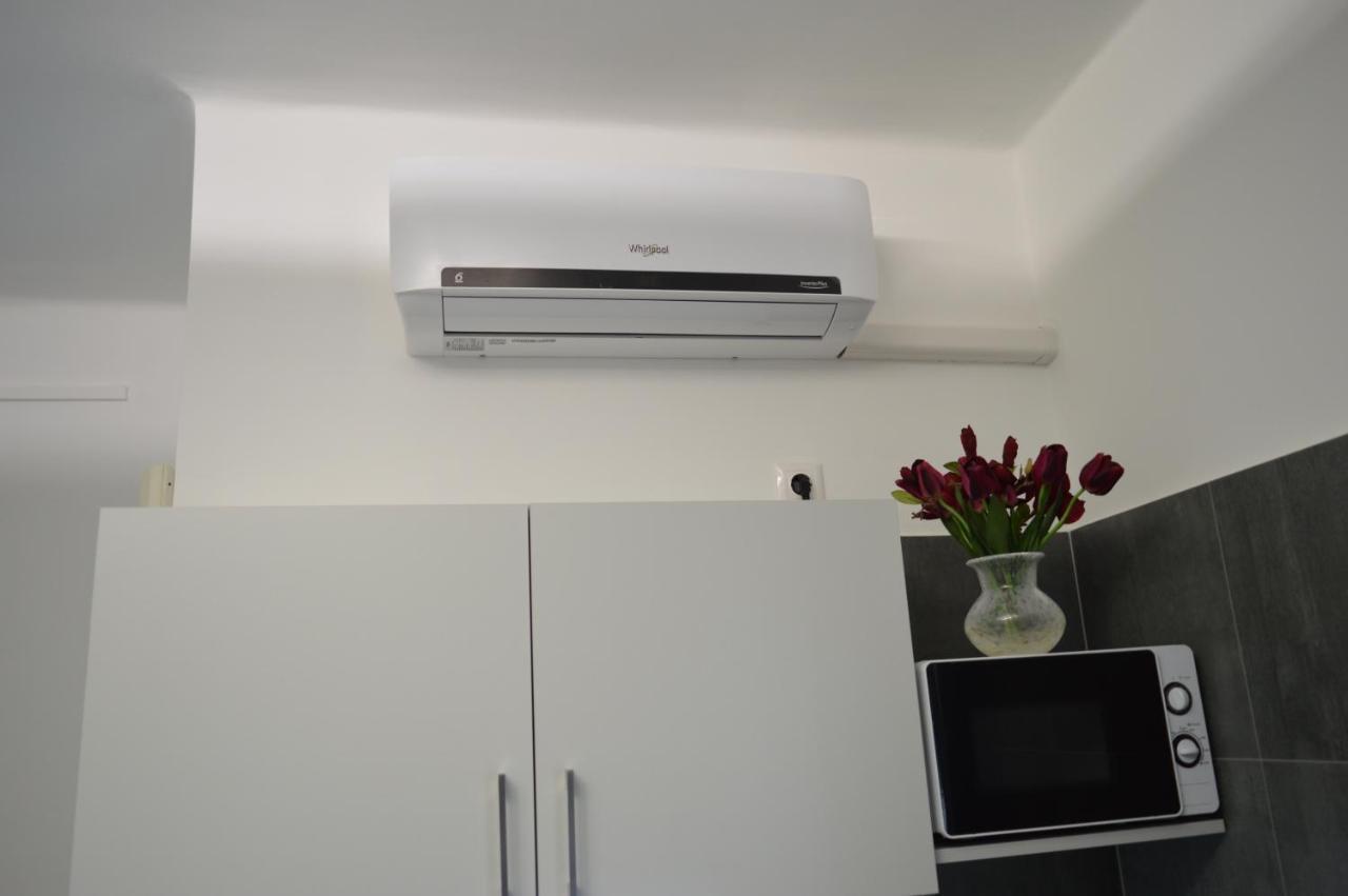 Belvarosi Apartman Печ Екстериор снимка
