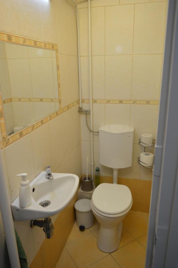 Belvarosi Apartman Печ Екстериор снимка