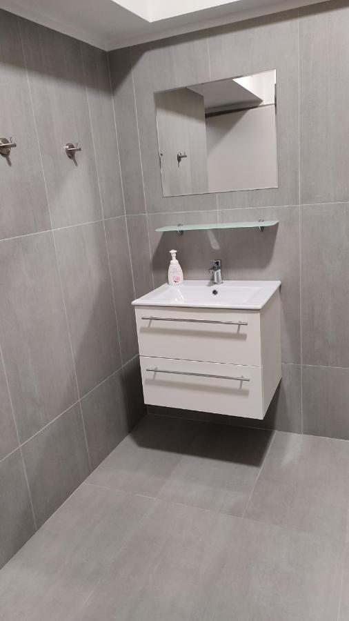 Belvarosi Apartman Печ Екстериор снимка